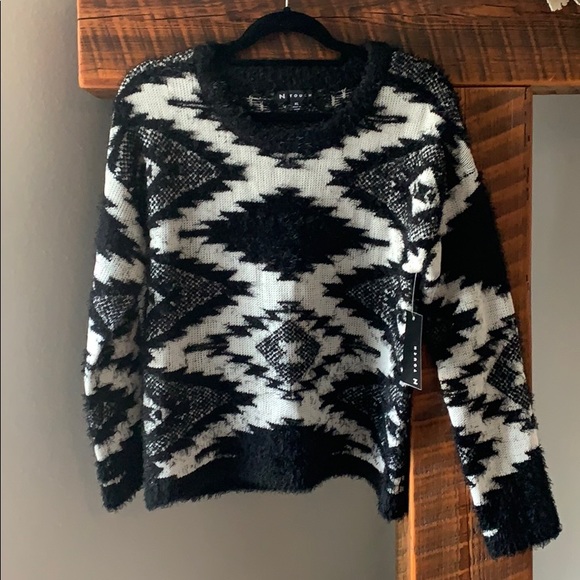 N Touch Aztec pattern sweater - Picture 1 of 8